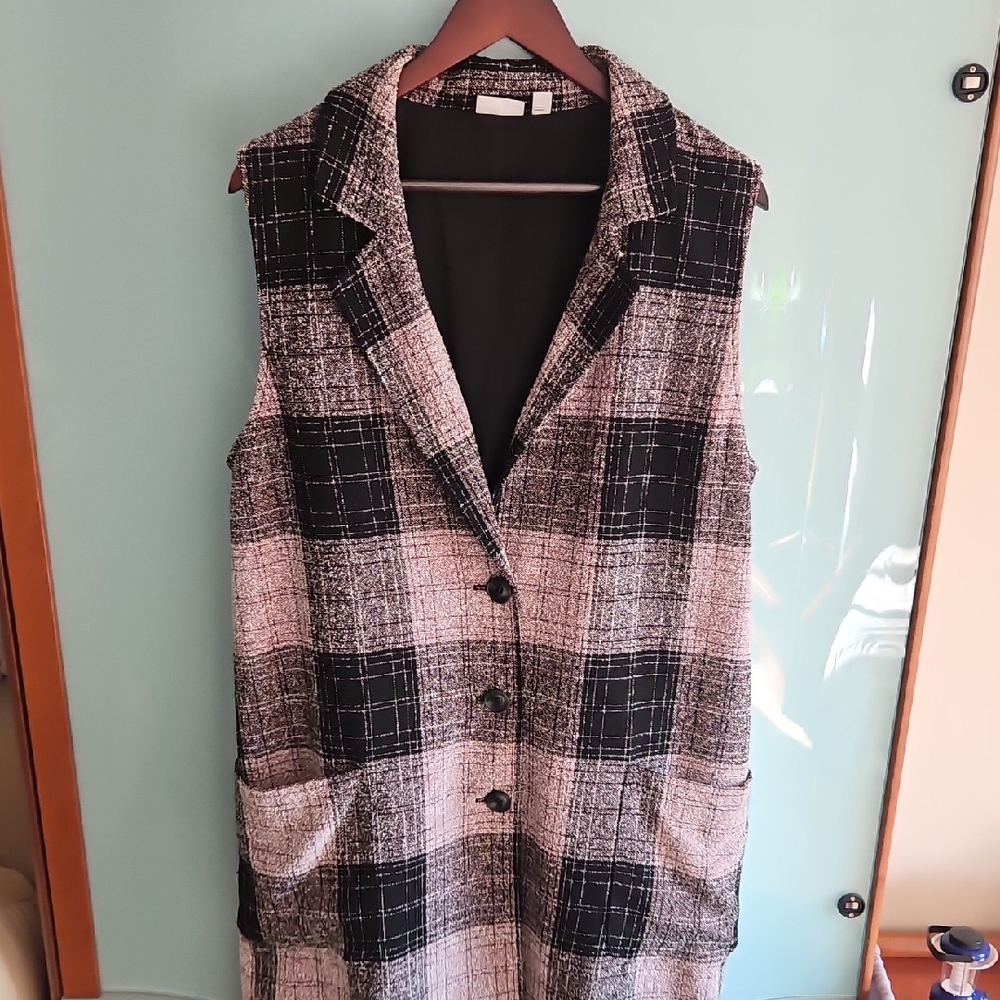 14th & Union Monochrome Checkered Vest